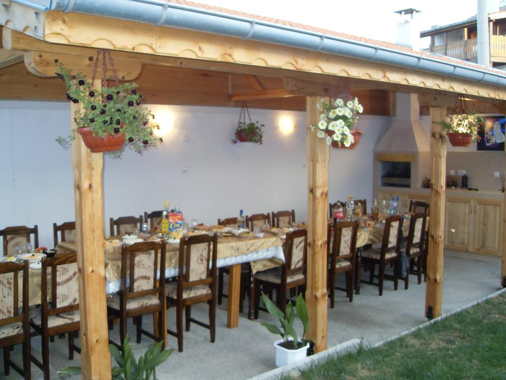Karadzhovy Guest House Kalofer Exterior foto