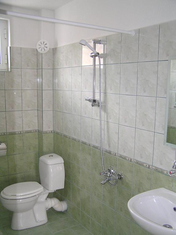 Karadzhovy Guest House Kalofer Habitación foto