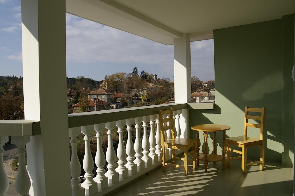 Karadzhovy Guest House Kalofer Habitación foto